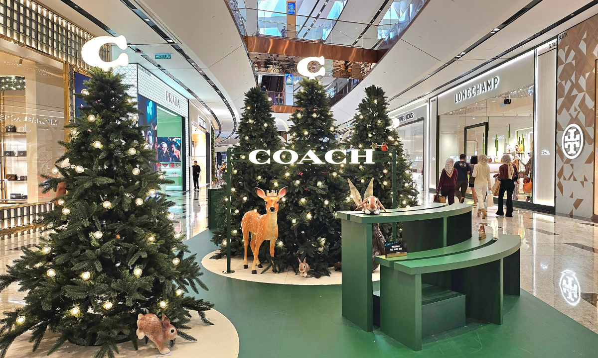Coach | Holiday Pop Up Image