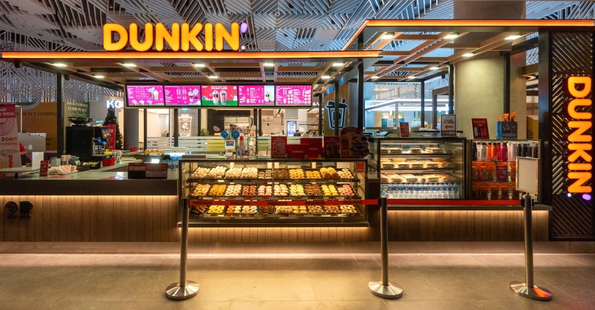 dunkin'-storefront.jpg