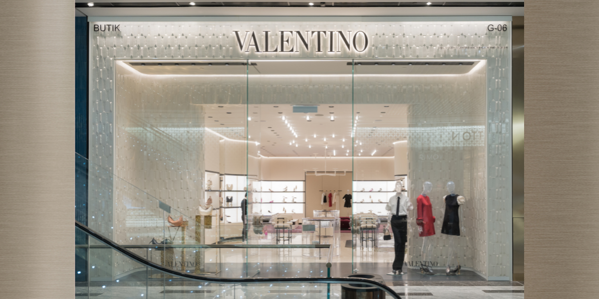 valentino storefront w trim.png